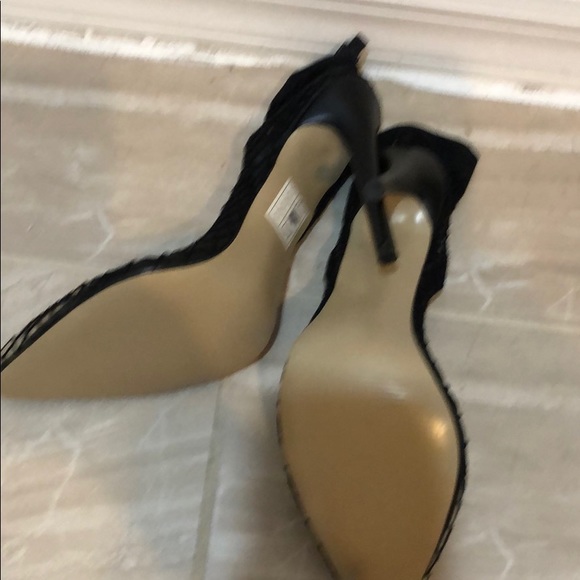 Fish net high heels - Picture 3 of 3